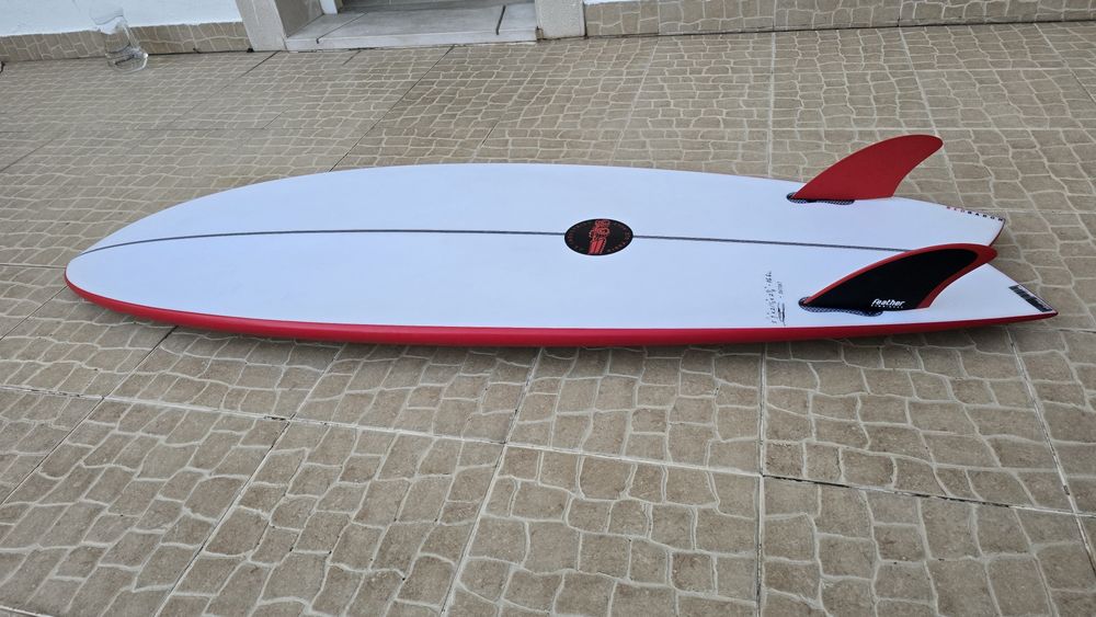 Prancha JS Red Baron 5,9 como nova com quilhas incluídas