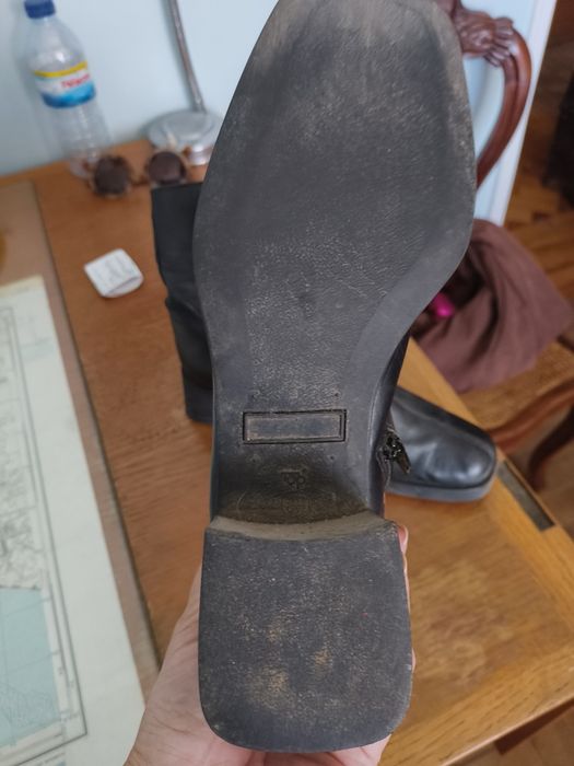 Botas em pele 40
