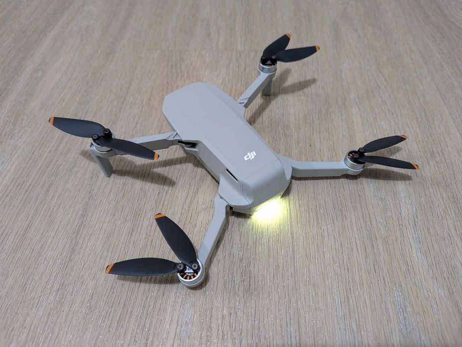 Drone DJI Mini 4K – Como Novo (Usado 1 Vez) + Mala de Transporte + 1 Ano Garantia