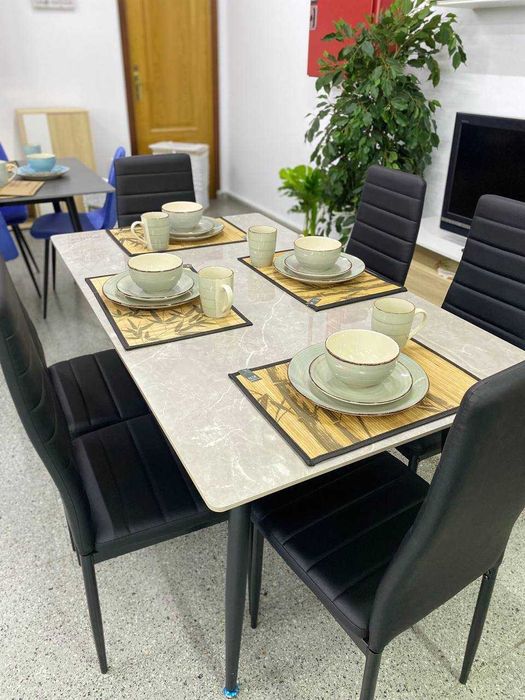 Mesa em vidro + 6 cadeiras