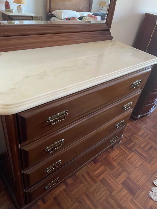 Quarto Completo Clássico em Madeira Maciça com Tampo em Mármore | Venda em Conjunto ou em Peças