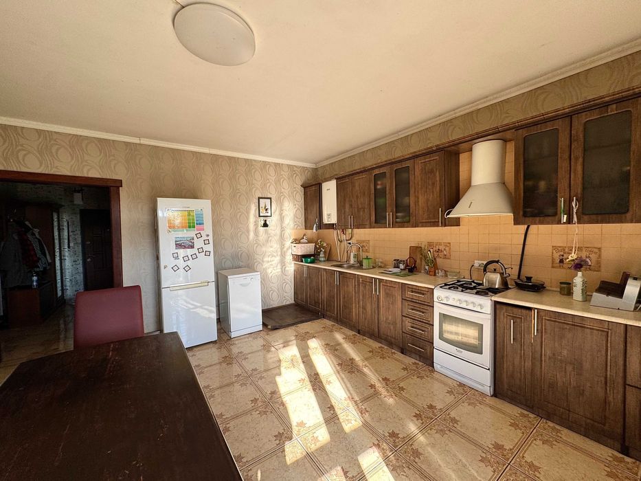 Продам добротний будинок з ділянкою! Сарнеський район!!