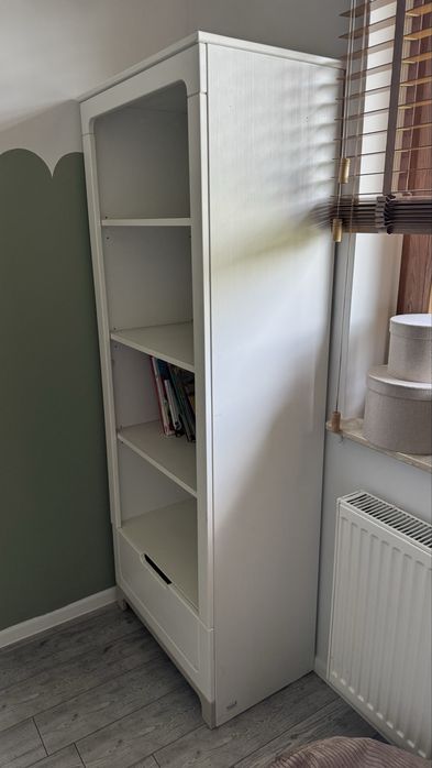 Regał na ksiazki z szufladą drewno
