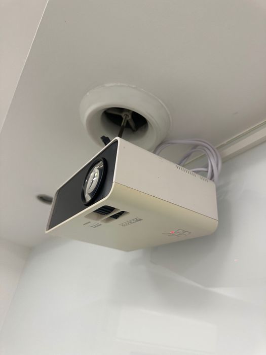 Retroprojector     .