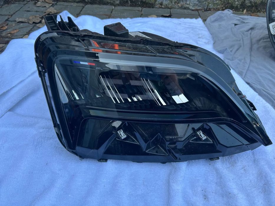 RENAULT 5 V E-TECH 260104669R 2024- LAMPA PRAWA PRZÓD PRZEDNIA FULL LED