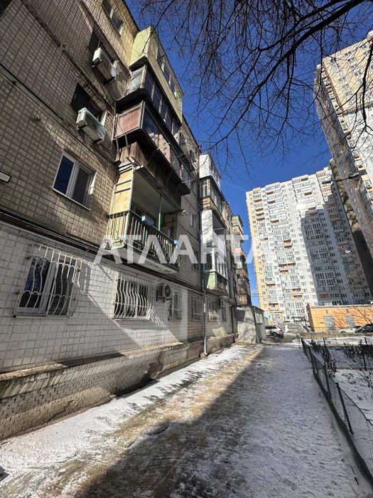 Двухкомнатная квартира на Фонтане. Кирпичный дом.