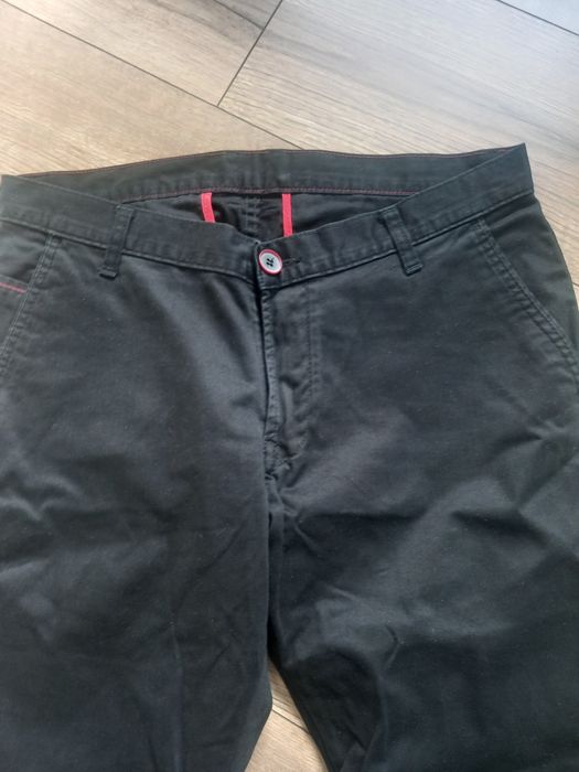 Czarne spodnie męskie eleganckie