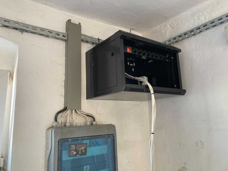 Instalacje elektryczne - kamery - alarm - światłowody - smart home