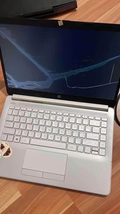 Laptop HP 14-DK0850 Ryzen 5 3500U zbita matryca