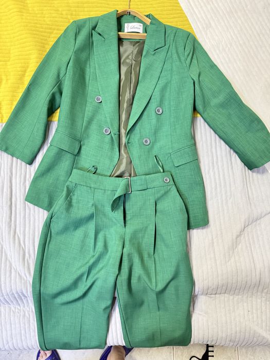 Костюм класичний