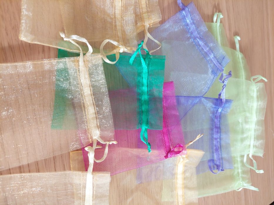 Sacos de organza novos