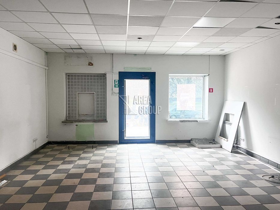 Продається фасадне приміщення на мікрорайоні