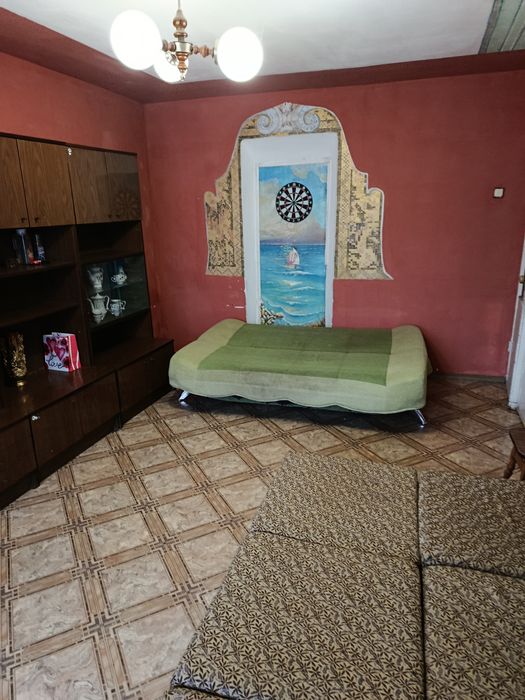 Одна лкрема кімнатиа в трехкімнатьній квартирі..Район привокзальний