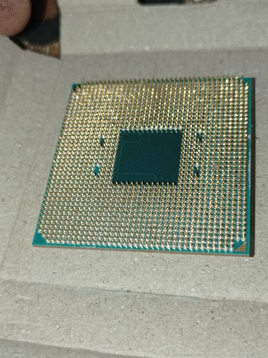 AMD Ryzen 3 2200g