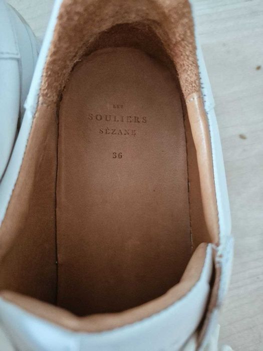 Ténis Sezane – couro natural, feitos em Portugal