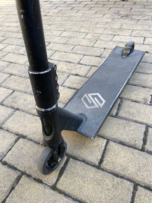 Самокат Striker Gravis