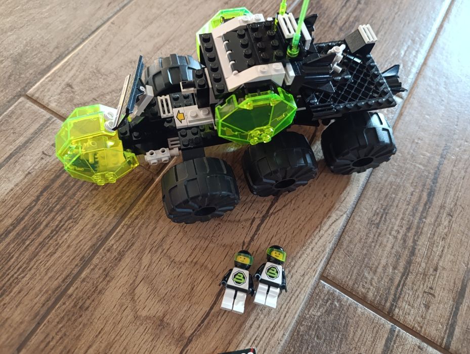 LEGO 6933 Space - Blacktron Spectral Starguider (Radar Patrol)
