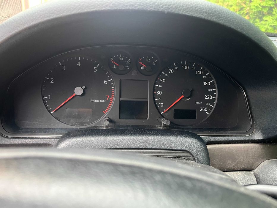 Audi A4B5  r2000, 1,6 benzyna