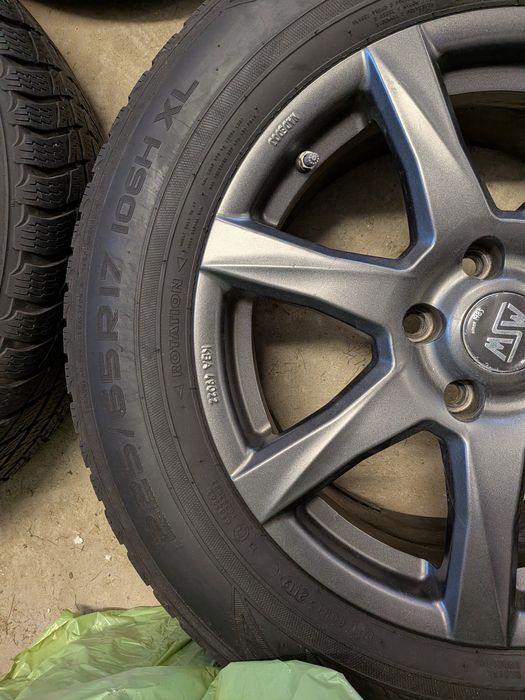 Alufelgi koła zimowe  5x114,3  225/65R17 Nokian