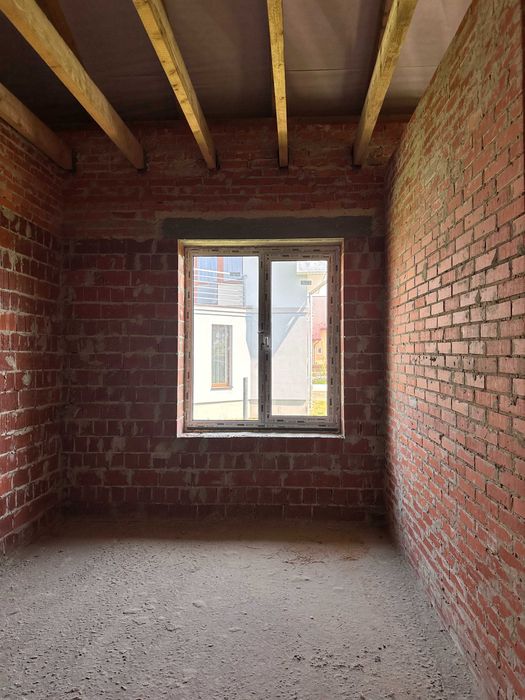 Сучасний будинок 150м² у Драгомирчанах простора ділянка, гараж, тераса