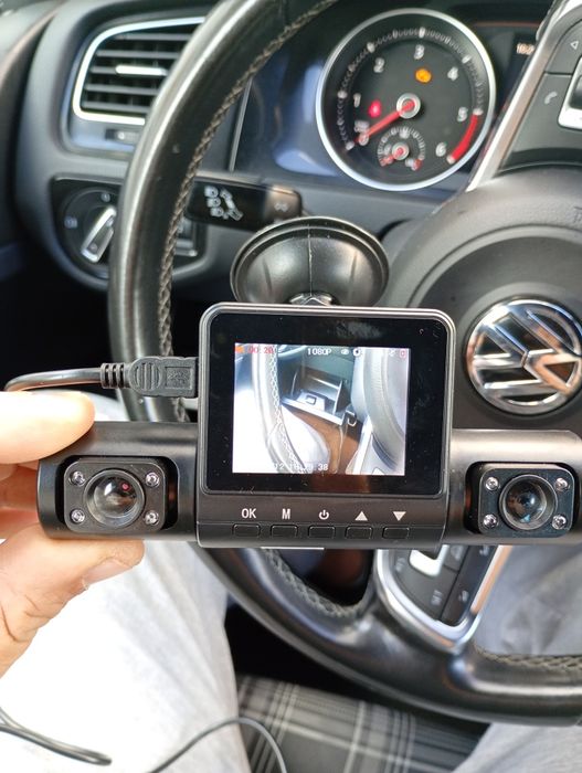 Vêndo câmera pra carro com carregador e cartão de memória