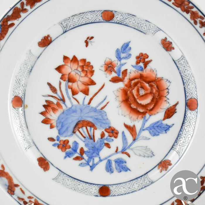 Prato decorativo em porcelana francesa NEM pintado à mão, circa 1970