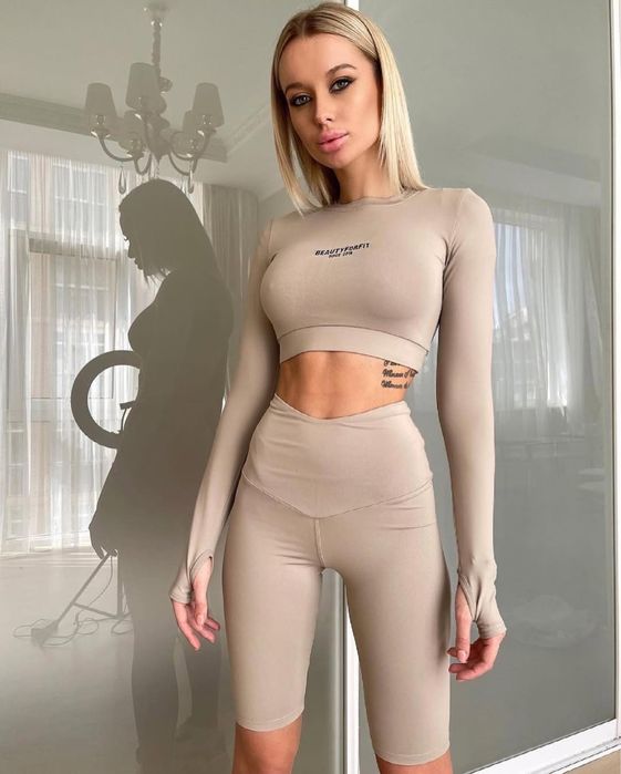 Комплект спортивний топ велосипедки комбінезон легінси беж тілесний s