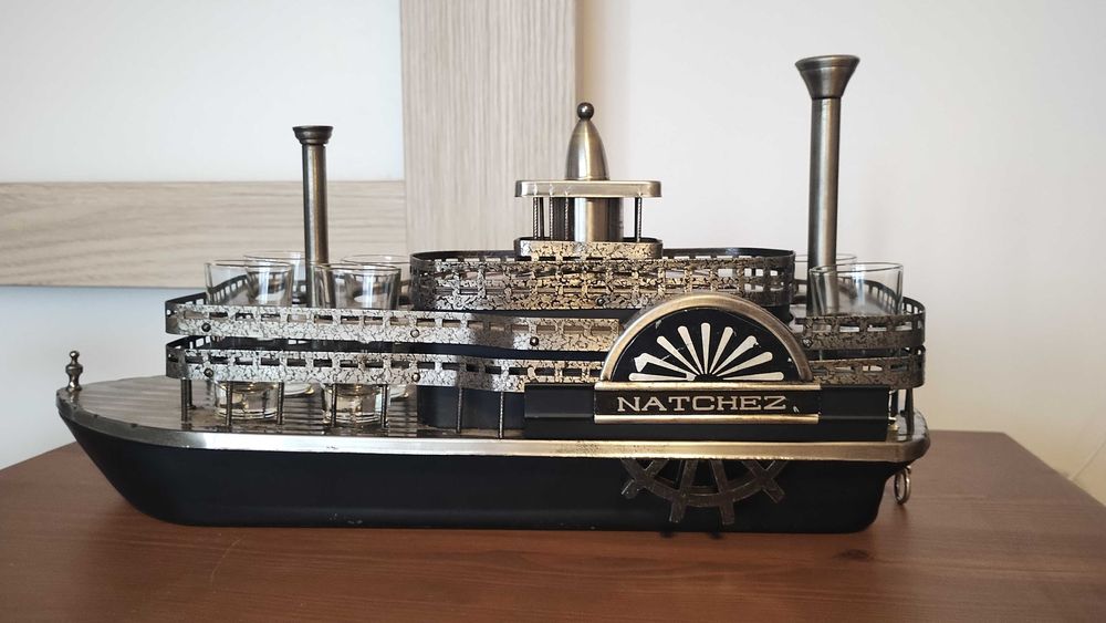 Przepiękna stara gabinetowa karafka z pozytywką parostatek unikat