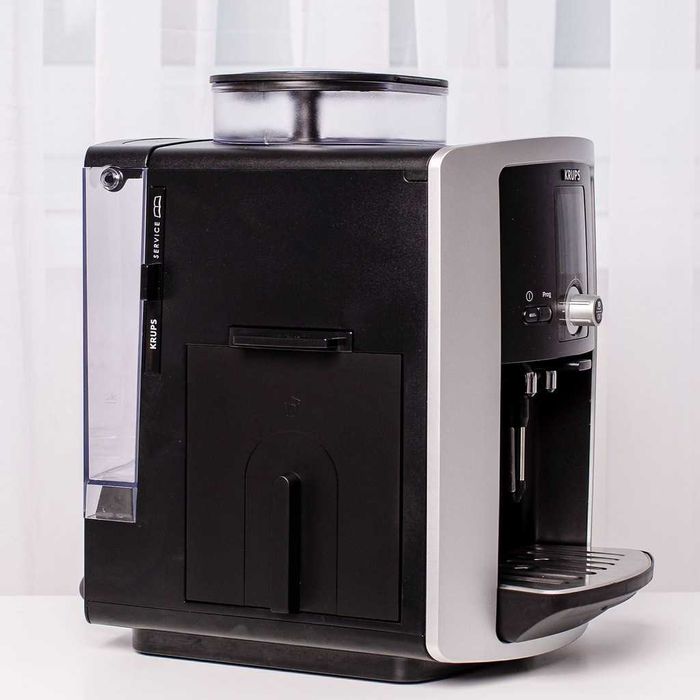 Automatyczny Ekspres firmy Krups EA8025 z LCD
