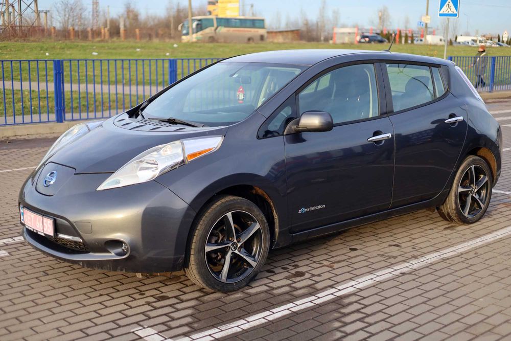 Nissan Leaf 2013  FL (модельний 2014) 24 kWh друга модивікація