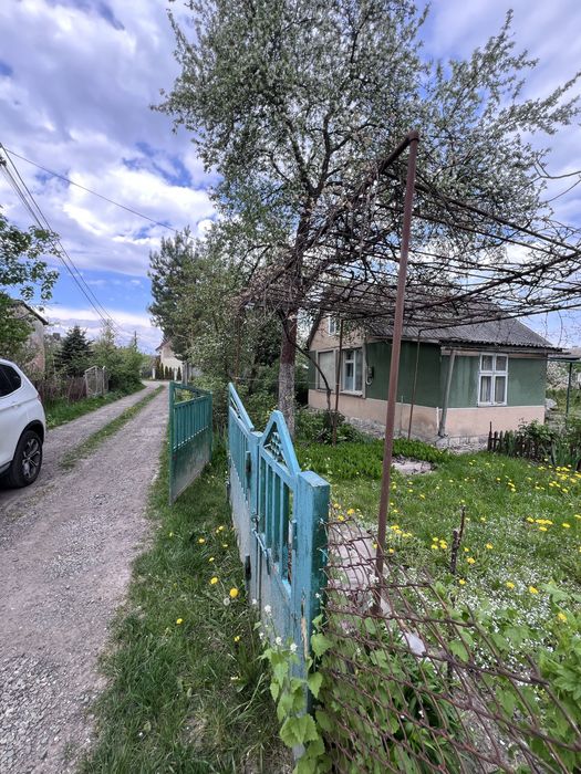 Продаж дачі  з усіма комунікаціями 37000$