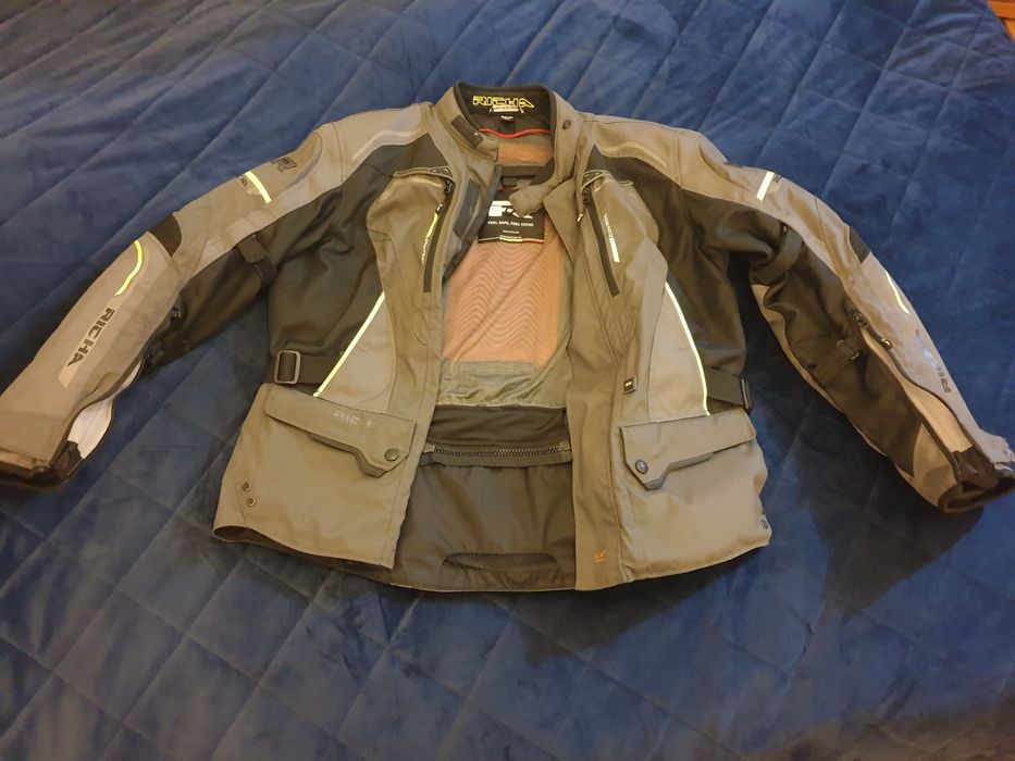 Casaco motar Richa como novo