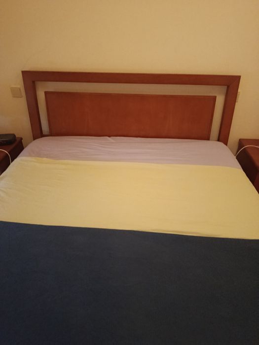 Cama de casal cerejeira.
