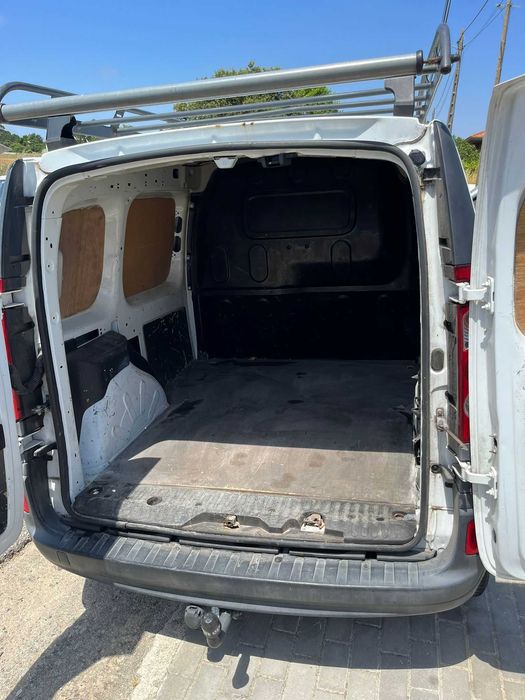 Renault Kangoo 1.5 dCi 2013, 223.000 km, com barras de tejadilho e gancho de reboque