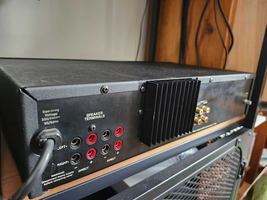 QED P300 Amplificador de Potência+QED C300 Pré-amplificador