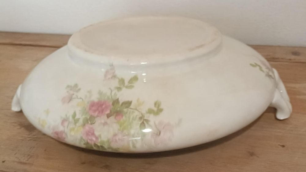 Prato coberto Sacavém não marcado  de 27 cm de asa a asa
Envio at
