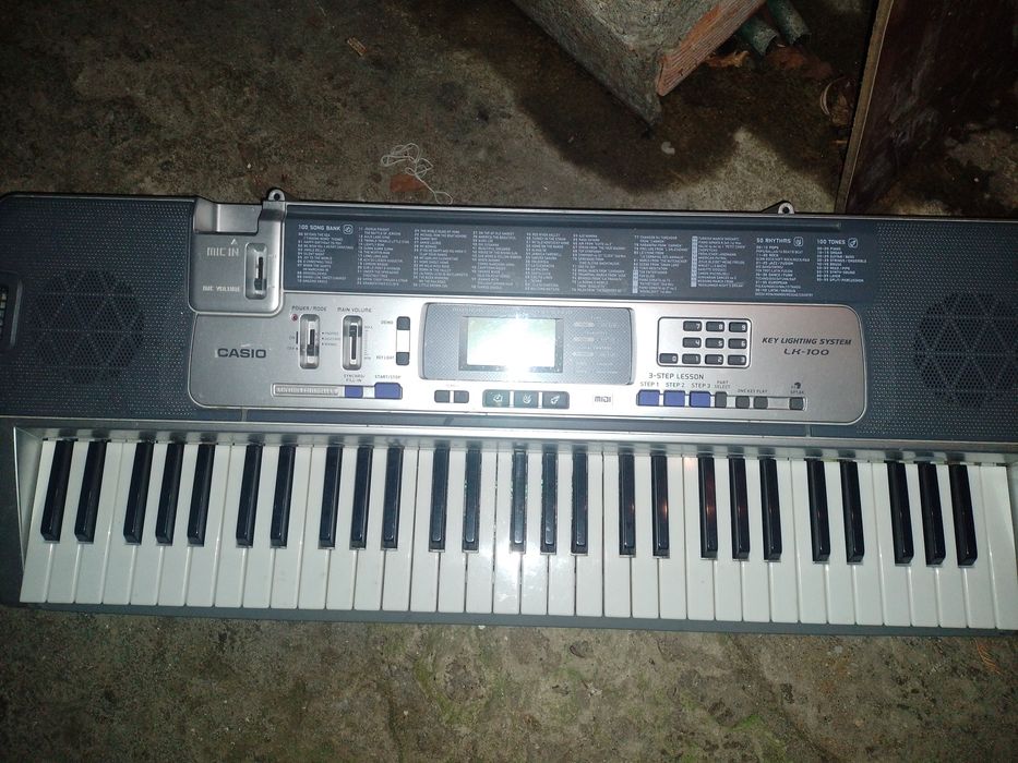 Piano casio usado
