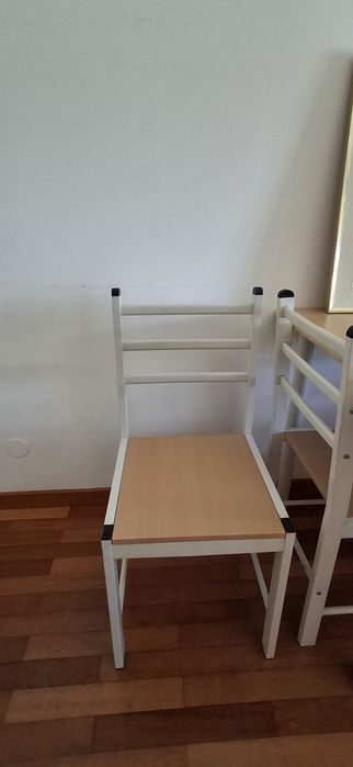 Mesa + 4 cadeiras