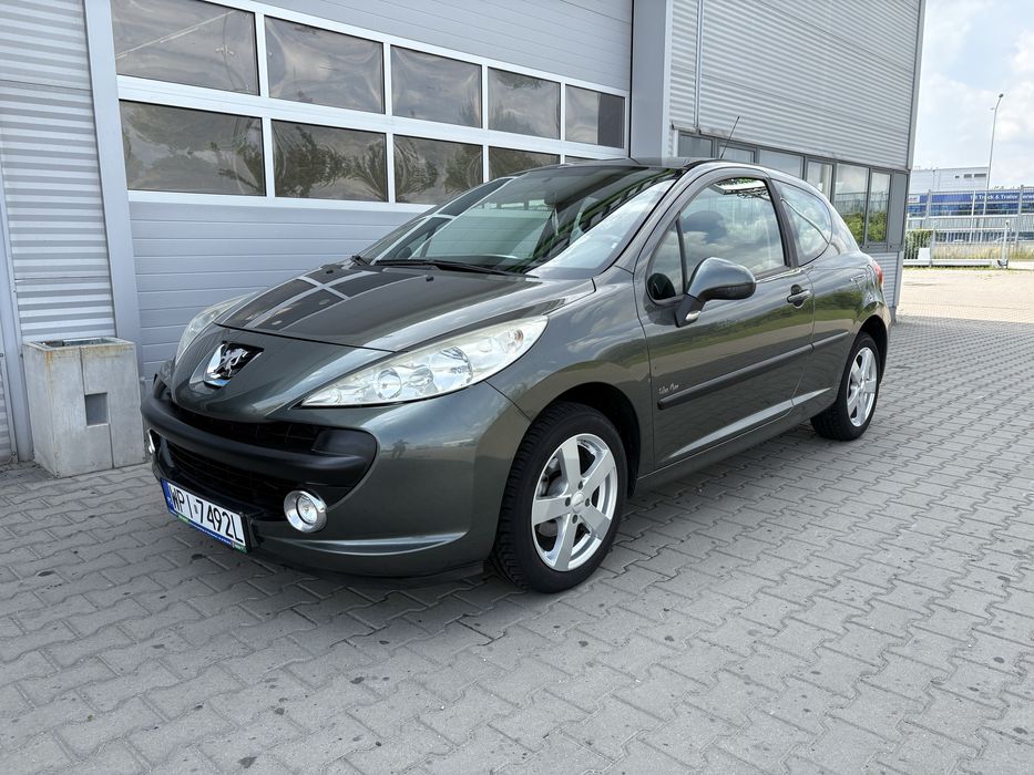 Peugeot 207 1.4 benzyna 2009r klima