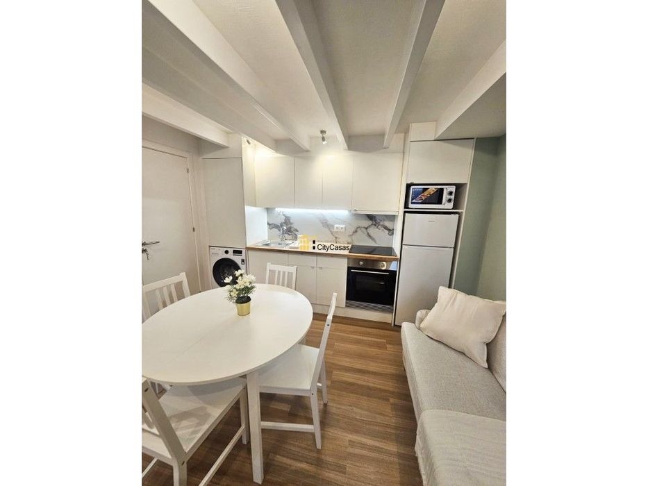 Moradia T1 Duplex Mobilada c/ Terraço no Campo Alegre