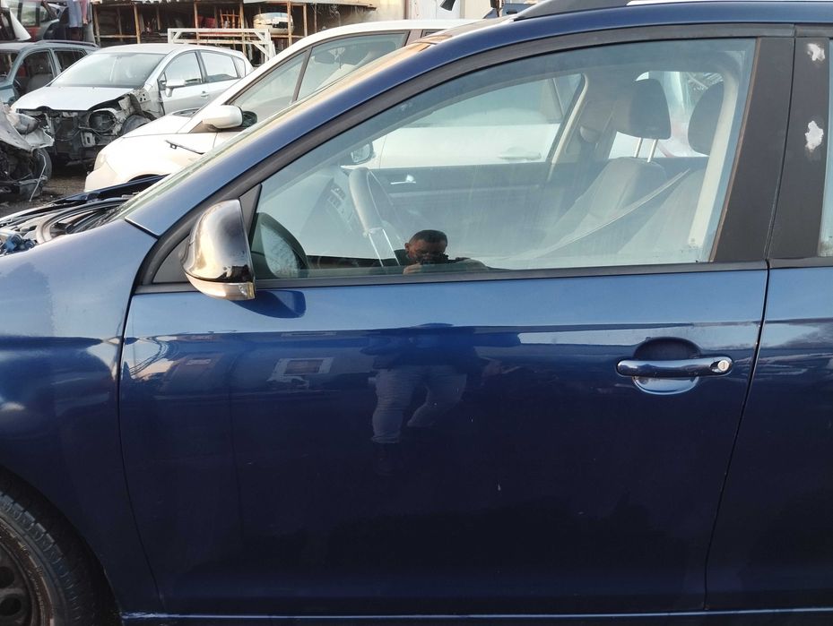 VW Golf 5 Variant 1.6i 2008r.Drzwi przednie lewe.