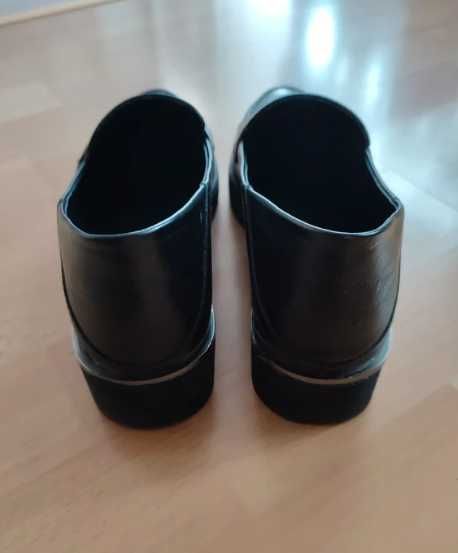 Czarne mokasyny Vinceza r. 37