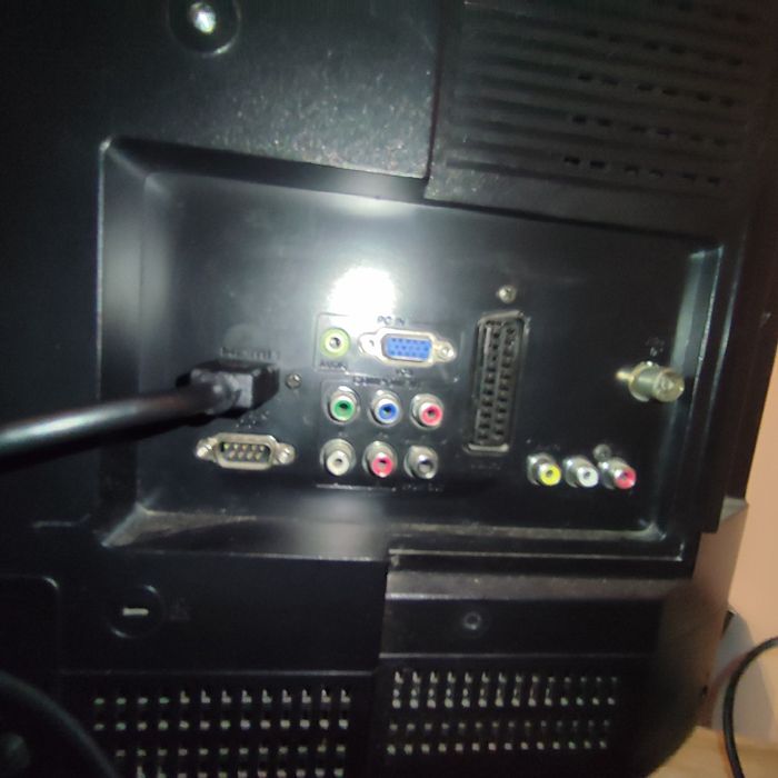 Telewizor Sharp 26 cali w bardzo dobrym stanie