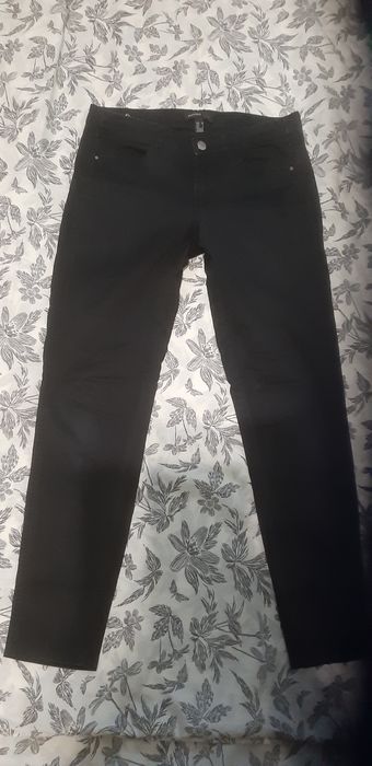 Spodnie damskie firmy Mango
