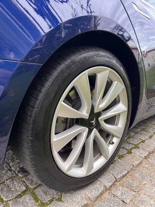 Tesla Model 3 standard range plus