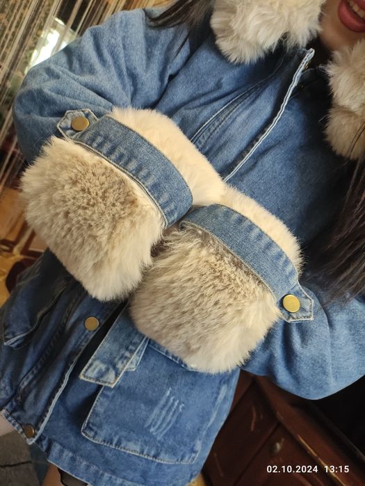 Продам хорошую зимнюю курточку-трансформер мех отстёгивается размер 42