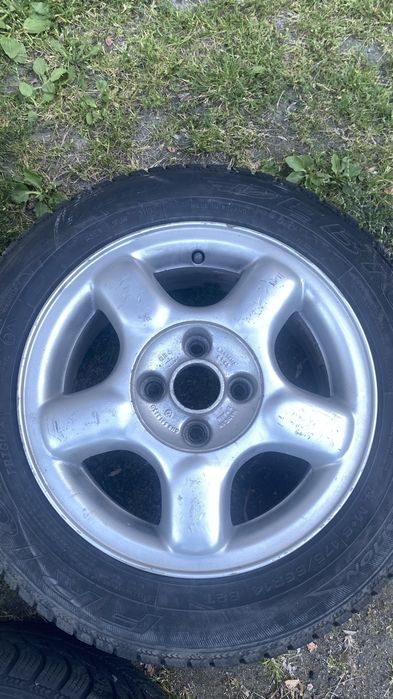 Felgi z oponami zimowe 175/65/14 Polo Fabia