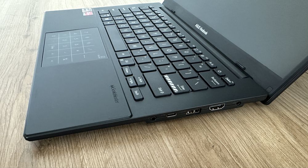 Ноутбук Asus VivoBook Go 14 (E1404FA) Ryzen 5 7520U 16GB 512GB