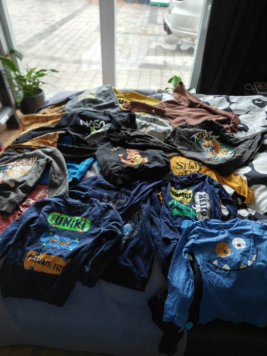 Zestaw ciuchów 122/128