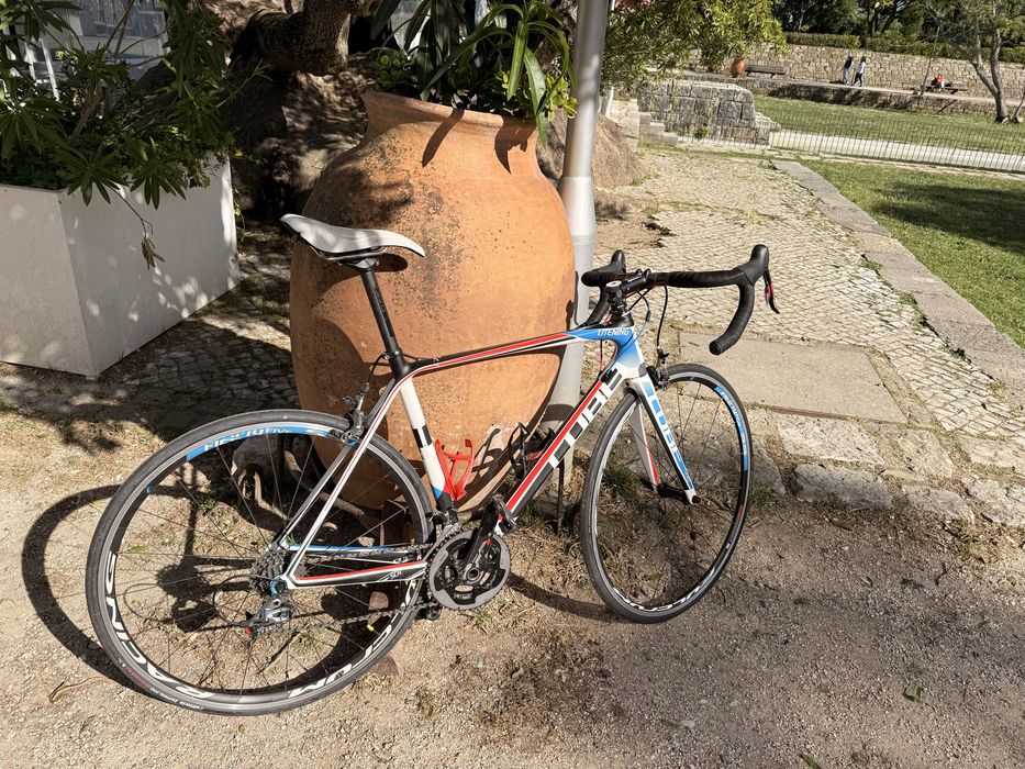 Bicicleta de estrada CUBE Litening